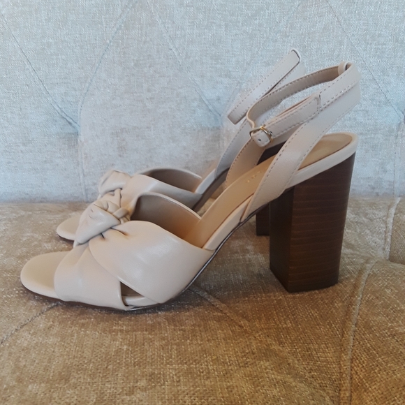 Ann Taylor Carolyn knot Leather Sandals - Picture 5 of 5